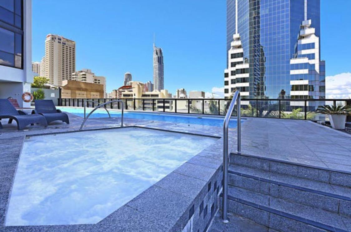 Circle On Cavill Sub Penthouse W/ 4 Bedrooms Gold Coast Exterior photo